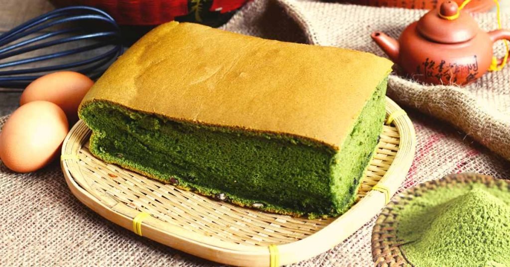 Kiwi Sponge Cake with Matcha Tea