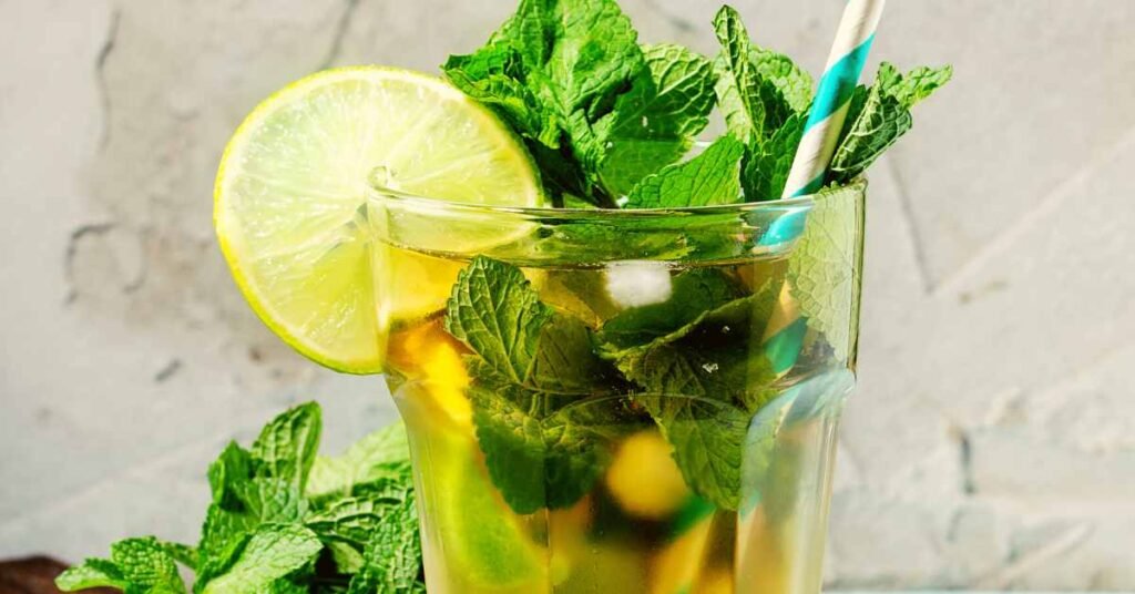 How to make Iced Green Tea With Mint and Honey