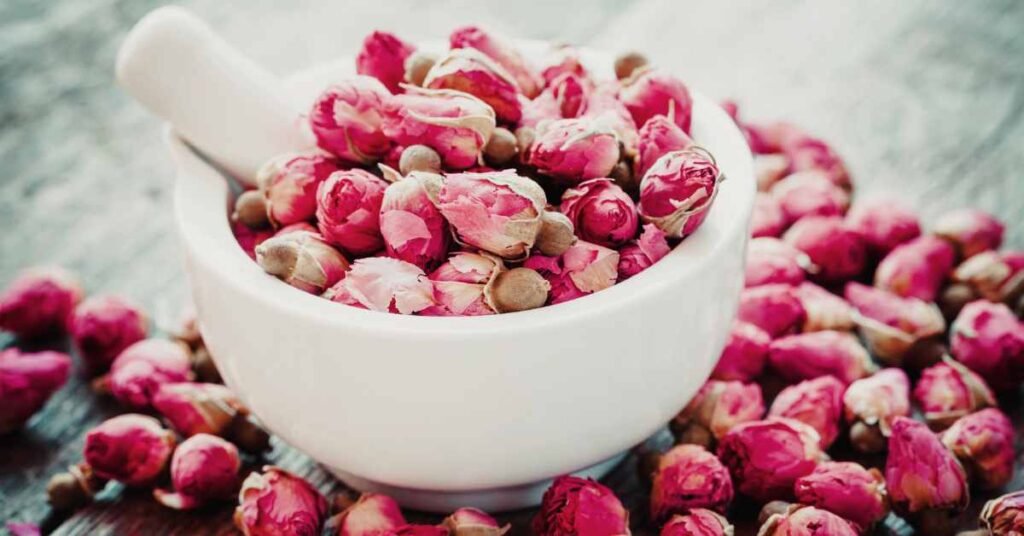 Rose Tea for Face Cleansing