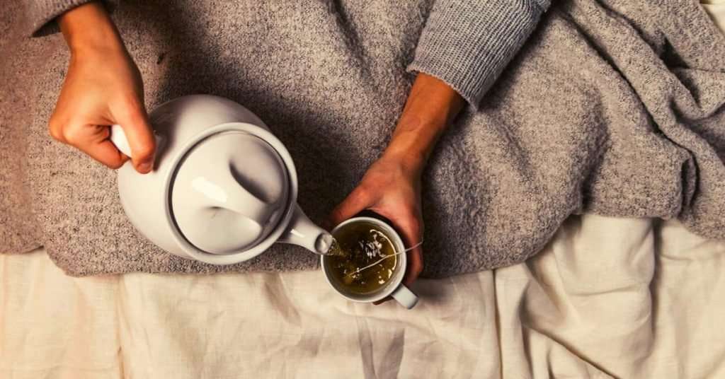 Tea for Night Time: 4 Herbal Teas to Help You Sleep