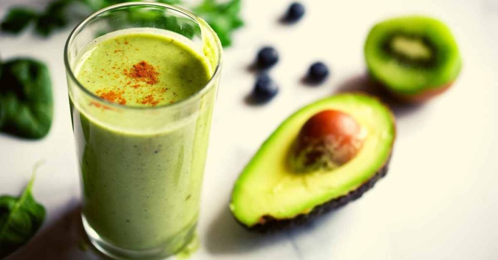 Green Smoothie with Green Tea, Fruits, and Vegetables